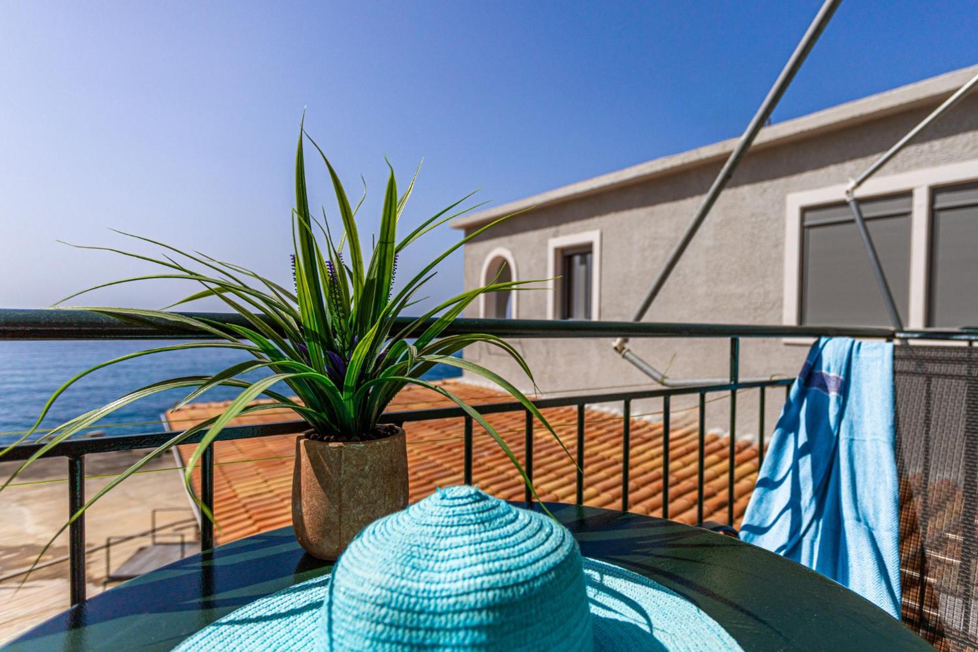 Marina Aparthotel Kardamyli Exterior foto