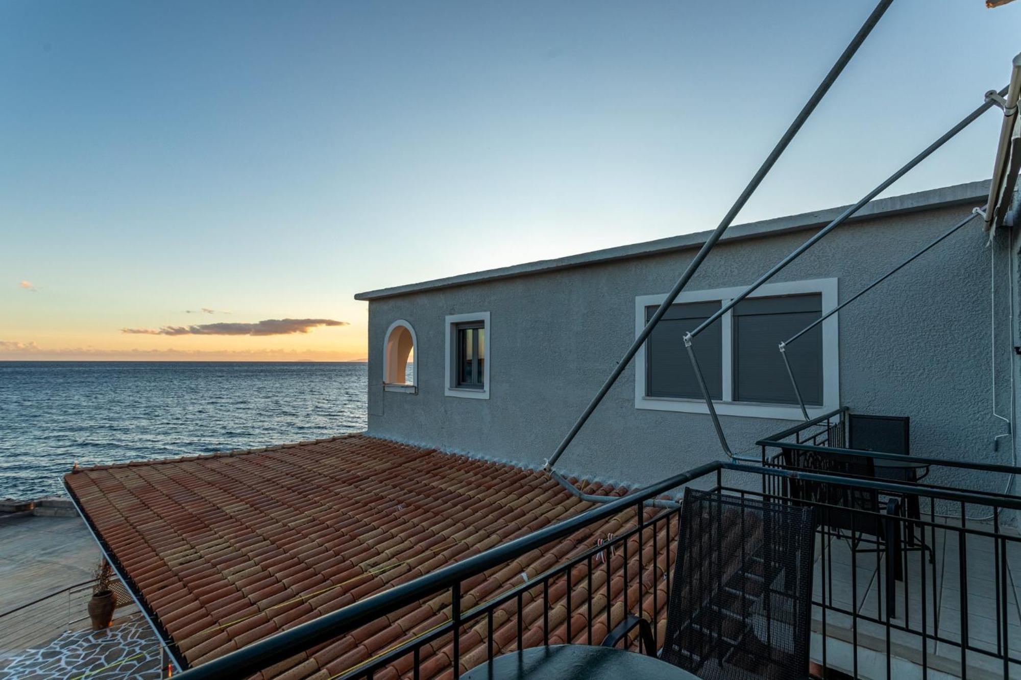 Marina Aparthotel Kardamyli Exterior foto