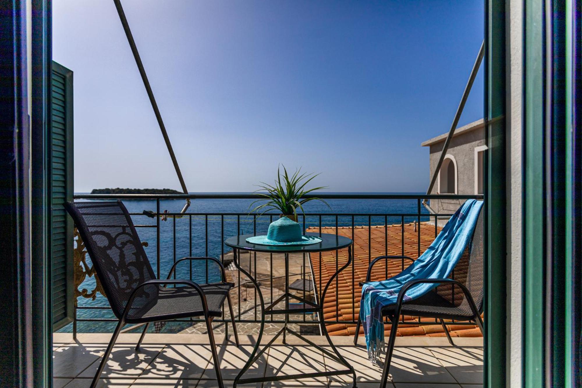 Marina Aparthotel Kardamyli Exterior foto