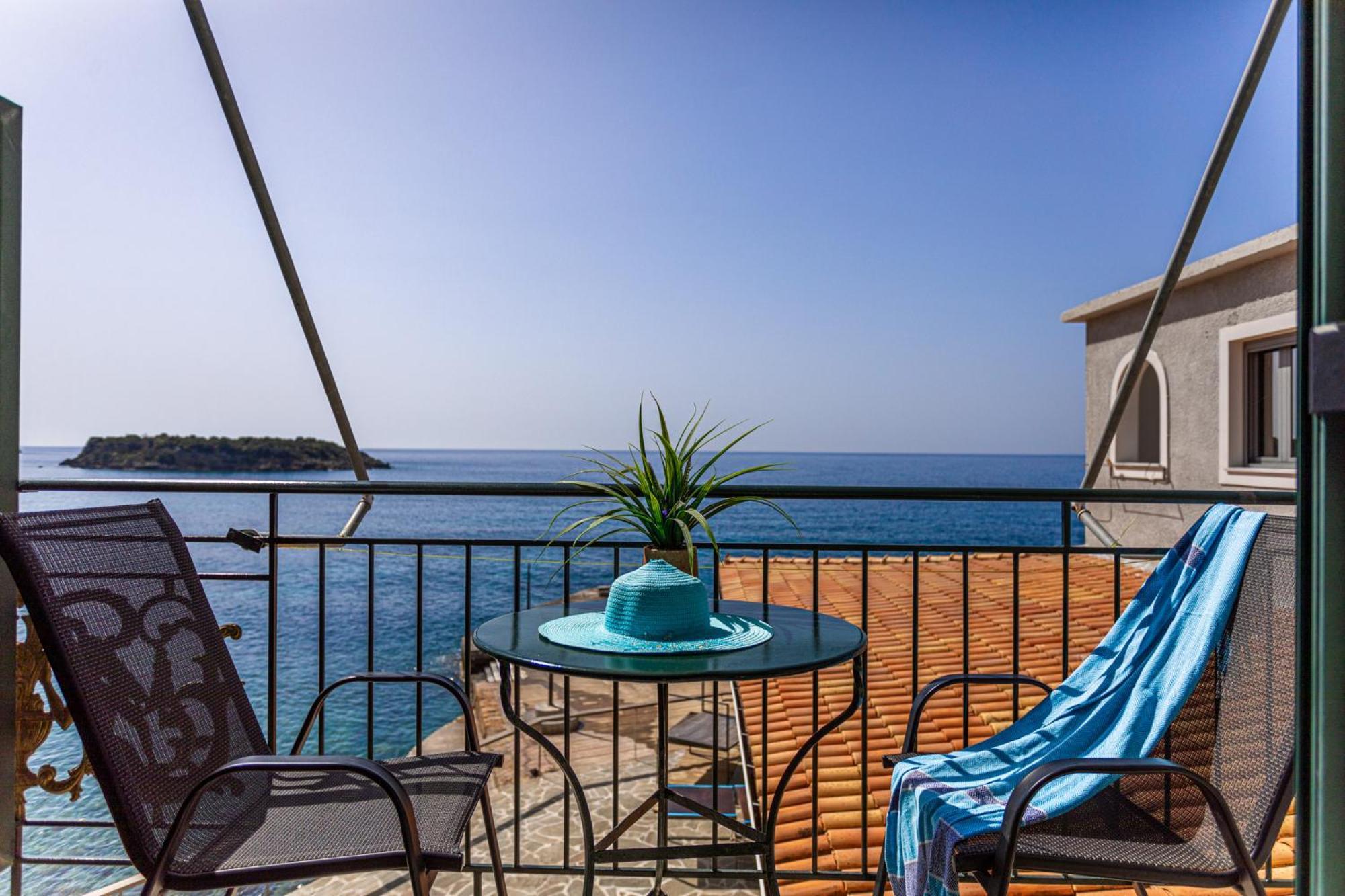 Marina Aparthotel Kardamyli Exterior foto