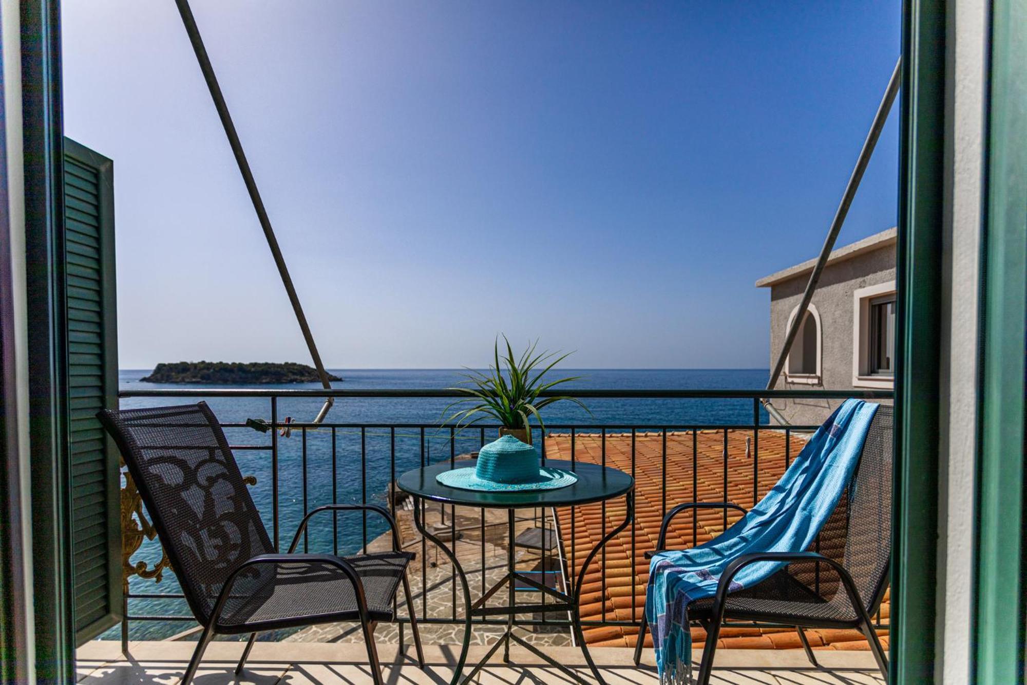 Marina Aparthotel Kardamyli Exterior foto