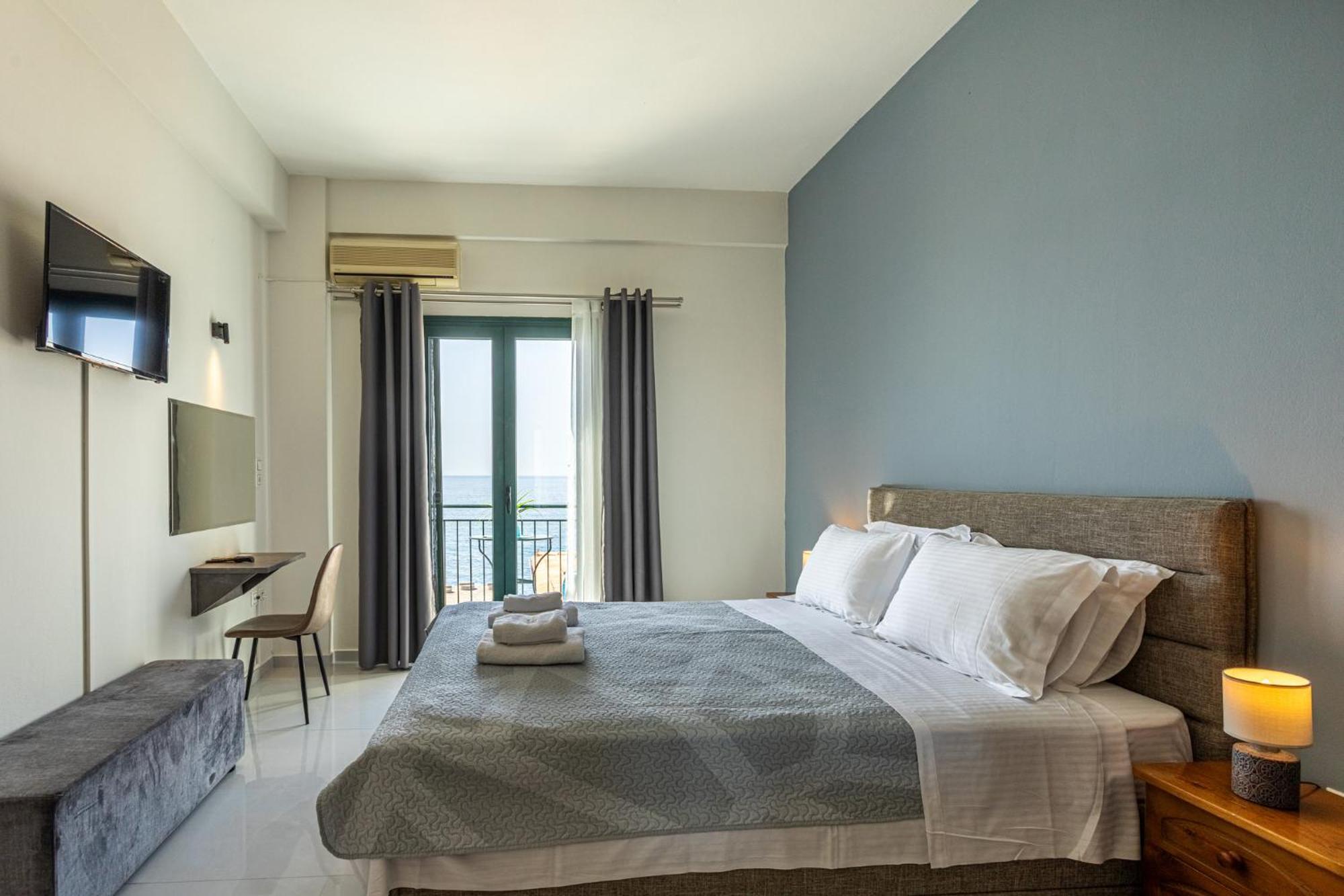 Marina Aparthotel Kardamyli Exterior foto