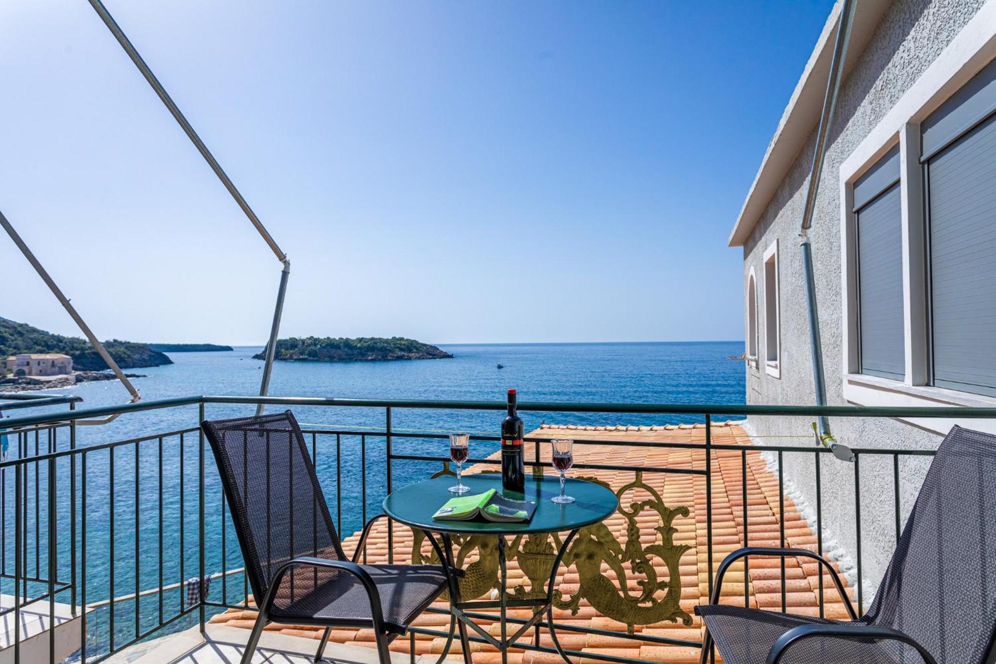 Marina Aparthotel Kardamyli Exterior foto