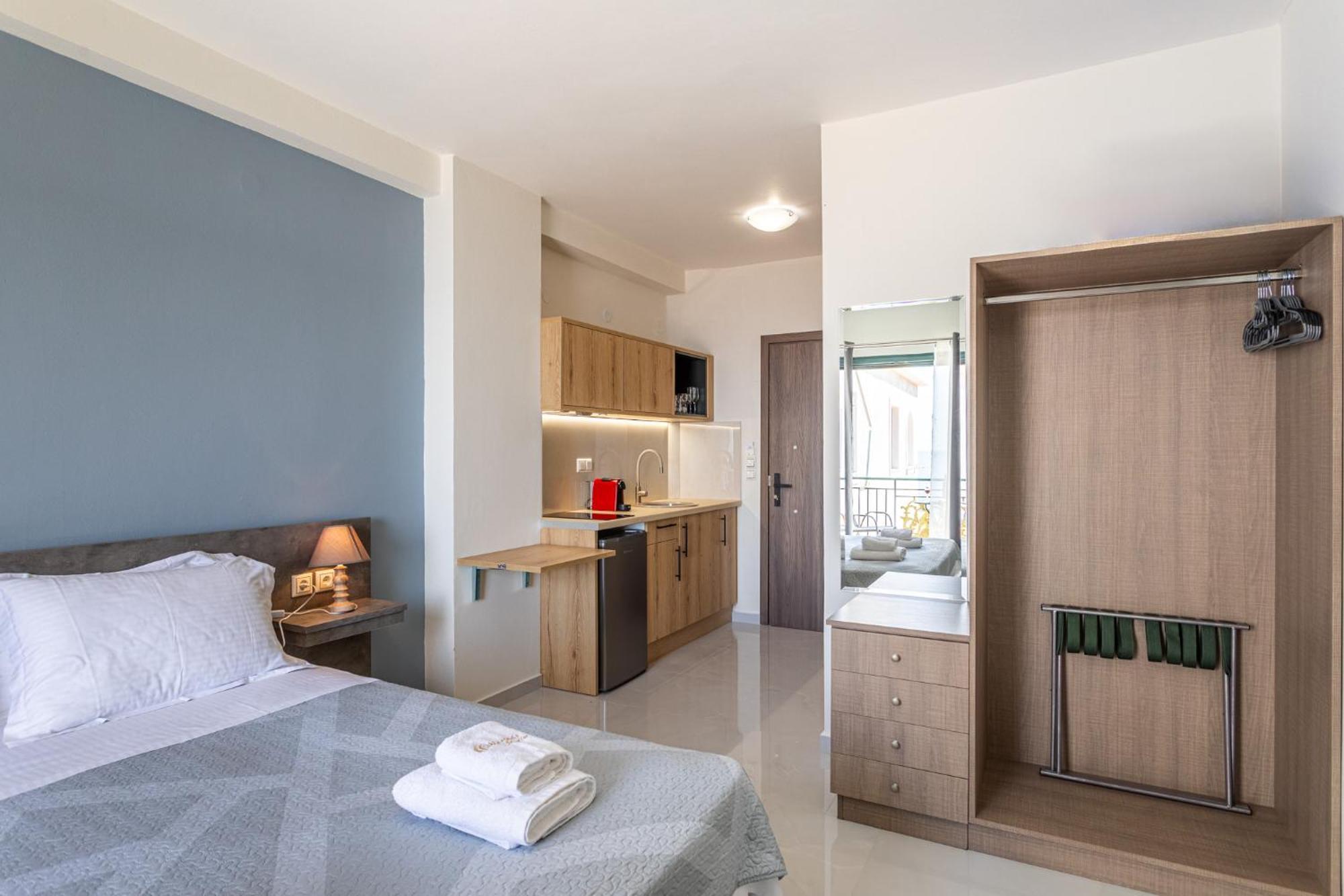 Marina Aparthotel Kardamyli Exterior foto