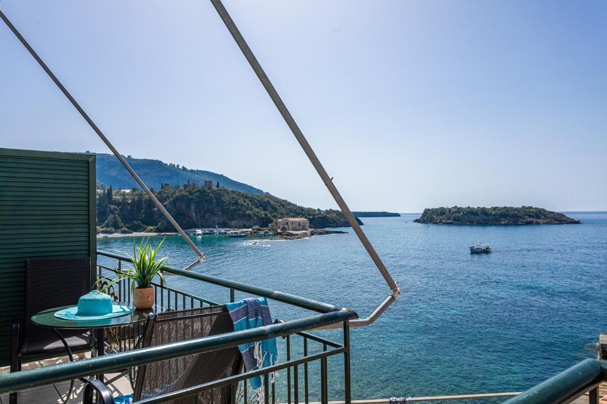 Marina Aparthotel Kardamyli Exterior foto
