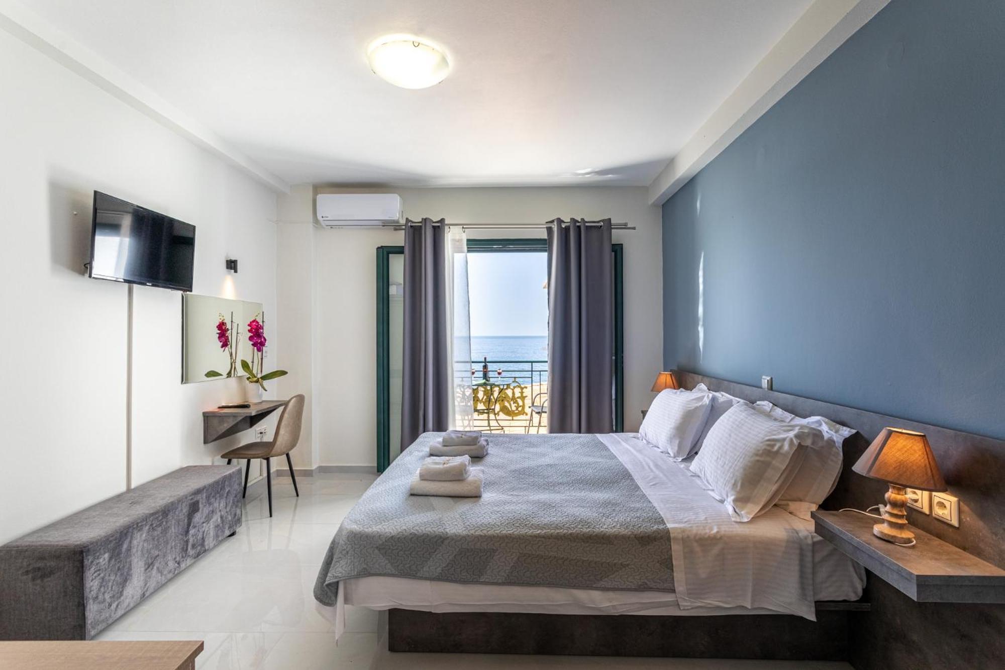 Marina Aparthotel Kardamyli Exterior foto