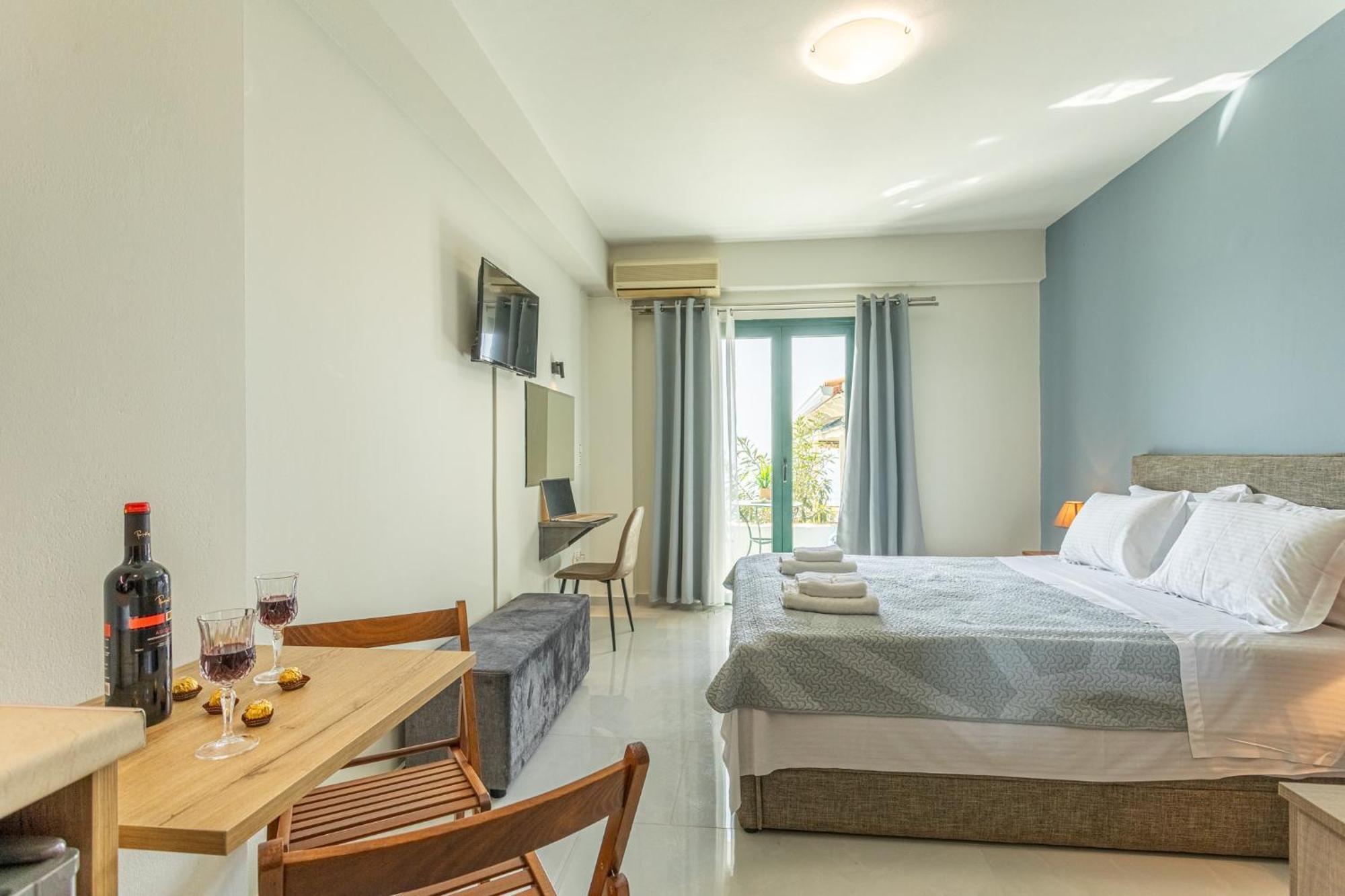 Marina Aparthotel Kardamyli Exterior foto